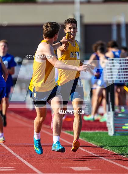 Thumbnail 2 in IHSAA Regionals photogallery.