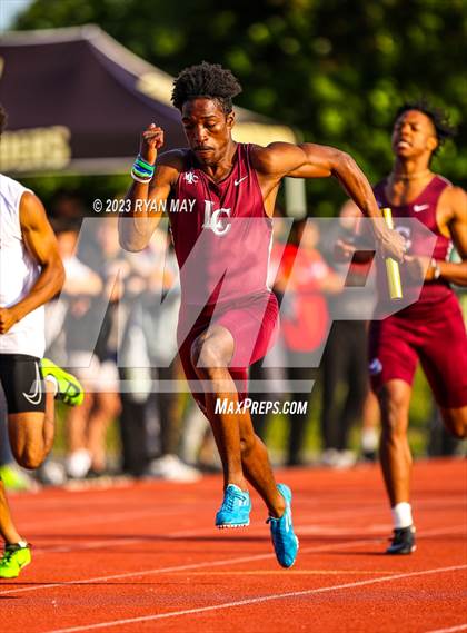 Thumbnail 2 in IHSAA Regionals photogallery.