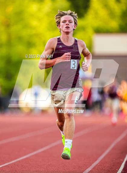 Thumbnail 1 in IHSAA Regionals photogallery.