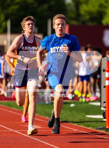 Thumbnail 1 in IHSAA Regionals photogallery.