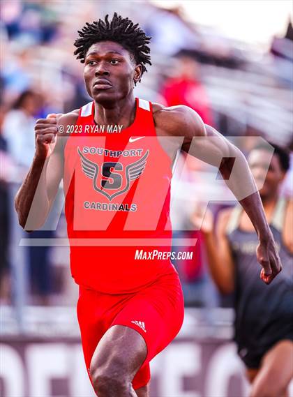 Thumbnail 2 in IHSAA Regionals photogallery.