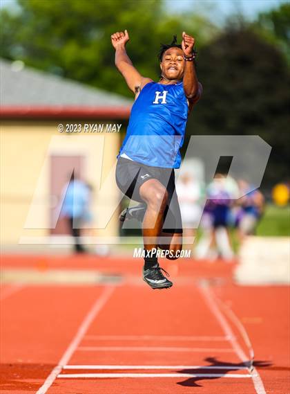 Thumbnail 3 in IHSAA Regionals photogallery.