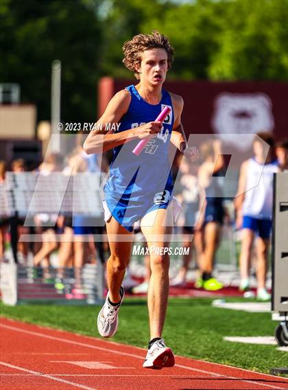 Thumbnail 3 in IHSAA Regionals photogallery.