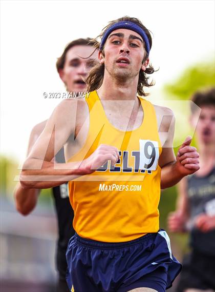 Thumbnail 2 in IHSAA Regionals photogallery.