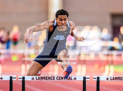 Thumbnail 2 in IHSAA Regionals photogallery.