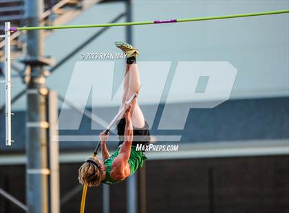 Thumbnail 1 in IHSAA Regionals photogallery.