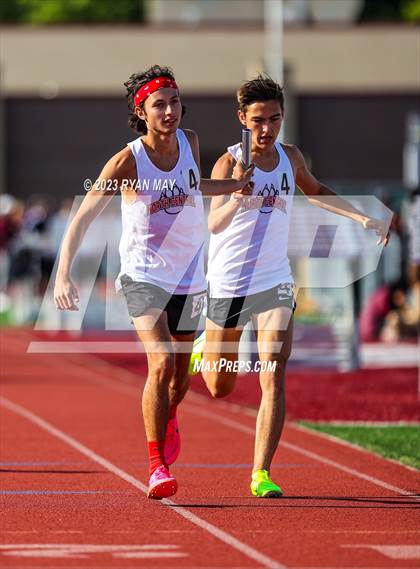Thumbnail 3 in IHSAA Regionals photogallery.