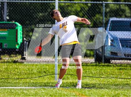 Thumbnail 2 in IHSAA Regionals photogallery.