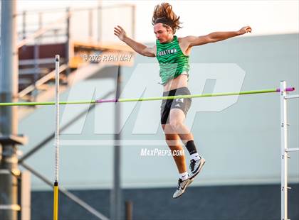 Thumbnail 2 in IHSAA Regionals photogallery.