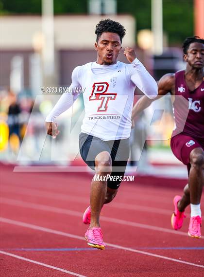 Thumbnail 2 in IHSAA Regionals photogallery.