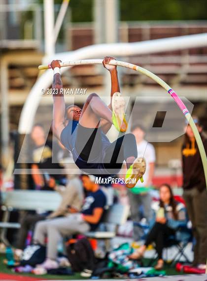Thumbnail 3 in IHSAA Regionals photogallery.