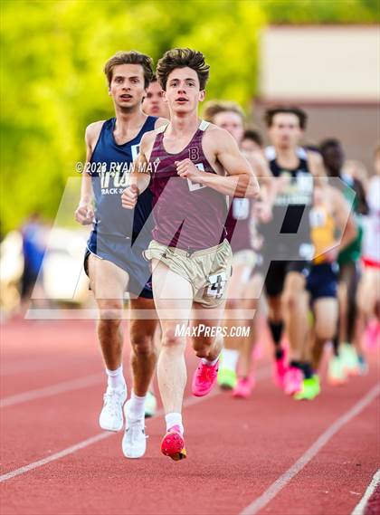 Thumbnail 3 in IHSAA Regionals photogallery.