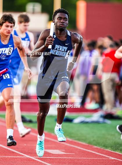 Thumbnail 1 in IHSAA Regionals photogallery.