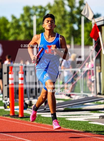 Thumbnail 3 in IHSAA Regionals photogallery.