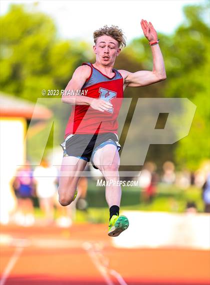 Thumbnail 3 in IHSAA Regionals photogallery.