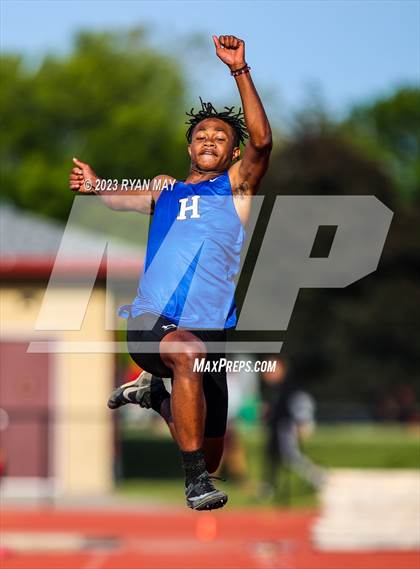 Thumbnail 3 in IHSAA Regionals photogallery.