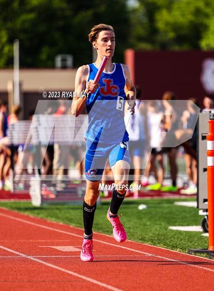 Thumbnail 2 in IHSAA Regionals photogallery.