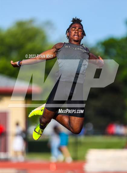 Thumbnail 1 in IHSAA Regionals photogallery.