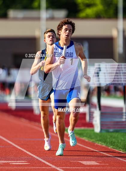 Thumbnail 3 in IHSAA Regionals photogallery.