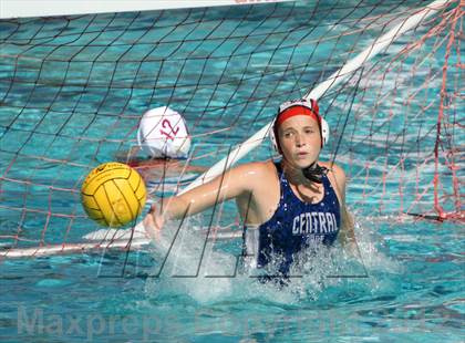 Thumbnail 3 in Davis vs St. Mary's (Davis Fall Classic) photogallery.