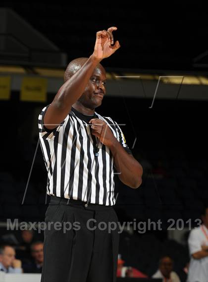 Thumbnail 3 in Saint Joseph vs. Chaminade (CIF SS D3A Final) photogallery.