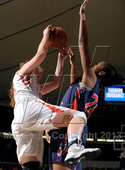 Thumbnail 2 in Saint Joseph vs. Chaminade (CIF SS D3A Final) photogallery.