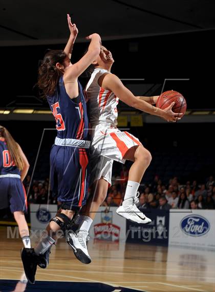 Thumbnail 3 in Saint Joseph vs. Chaminade (CIF SS D3A Final) photogallery.