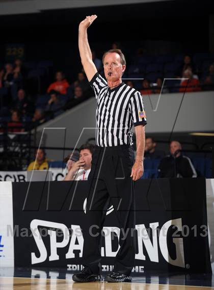 Thumbnail 3 in Saint Joseph vs. Chaminade (CIF SS D3A Final) photogallery.