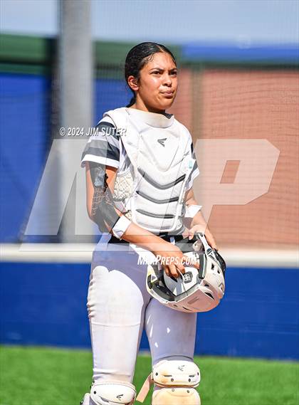 Thumbnail 3 in Slocum vs Moulton (UIL 1A Regional Final) Game 1 photogallery.
