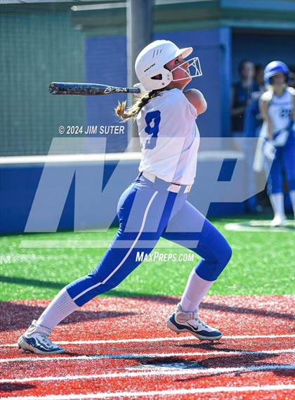 Thumbnail 1 in Slocum vs Moulton (UIL 1A Regional Final) Game 1 photogallery.