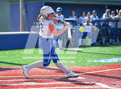 Thumbnail 1 in Slocum vs Moulton (UIL 1A Regional Final) Game 1 photogallery.
