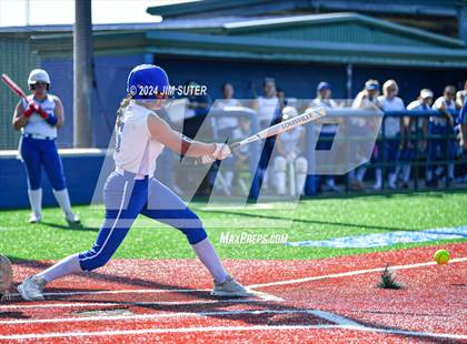 Thumbnail 3 in Slocum vs Moulton (UIL 1A Regional Final) Game 1 photogallery.