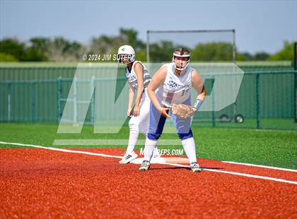 Thumbnail 2 in Slocum vs Moulton (UIL 1A Regional Final) Game 1 photogallery.