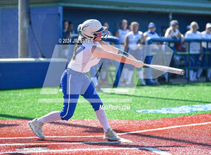 Thumbnail 2 in Slocum vs Moulton (UIL 1A Regional Final) Game 1 photogallery.