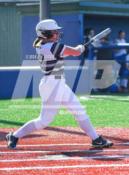 Thumbnail 1 in Slocum vs Moulton (UIL 1A Regional Final) Game 1 photogallery.