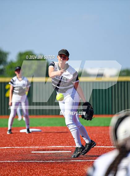 Thumbnail 1 in Slocum vs Moulton (UIL 1A Regional Final) Game 1 photogallery.