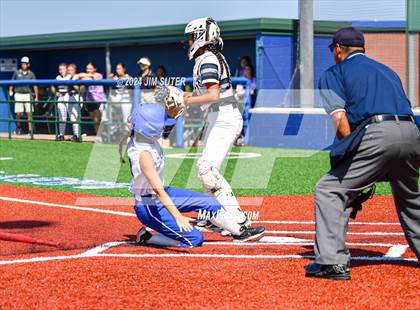 Thumbnail 3 in Slocum vs Moulton (UIL 1A Regional Final) Game 1 photogallery.