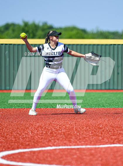 Thumbnail 2 in Slocum vs Moulton (UIL 1A Regional Final) Game 1 photogallery.