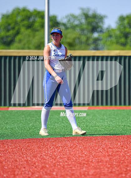 Thumbnail 1 in Slocum vs Moulton (UIL 1A Regional Final) Game 1 photogallery.