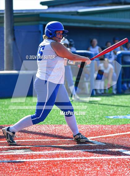 Thumbnail 1 in Slocum vs Moulton (UIL 1A Regional Final) Game 1 photogallery.