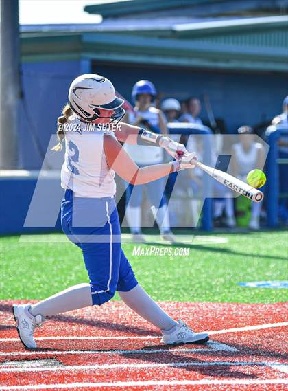 Thumbnail 3 in Slocum vs Moulton (UIL 1A Regional Final) Game 1 photogallery.