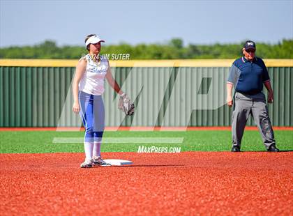 Thumbnail 1 in Slocum vs Moulton (UIL 1A Regional Final) Game 1 photogallery.