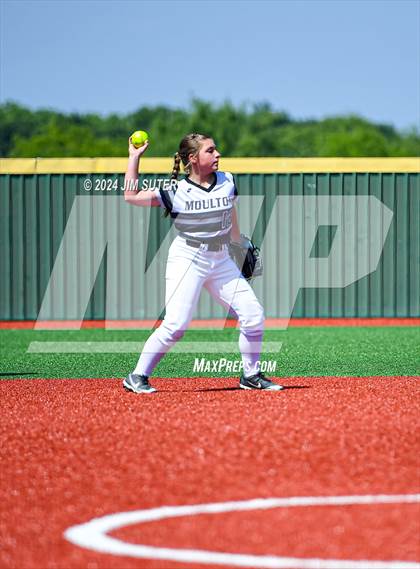 Thumbnail 3 in Slocum vs Moulton (UIL 1A Regional Final) Game 1 photogallery.
