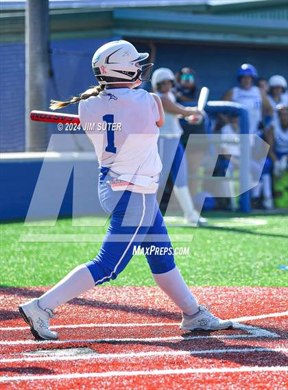 Thumbnail 3 in Slocum vs Moulton (UIL 1A Regional Final) Game 1 photogallery.