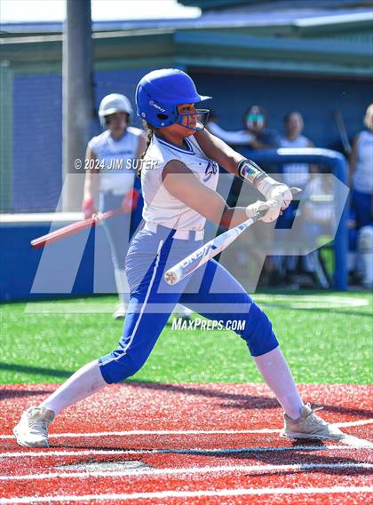 Thumbnail 2 in Slocum vs Moulton (UIL 1A Regional Final) Game 1 photogallery.