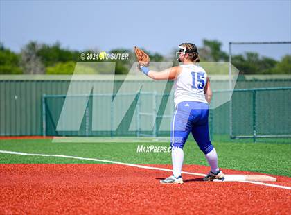 Thumbnail 2 in Slocum vs Moulton (UIL 1A Regional Final) Game 1 photogallery.