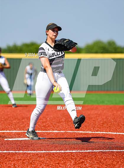 Thumbnail 3 in Slocum vs Moulton (UIL 1A Regional Final) Game 1 photogallery.