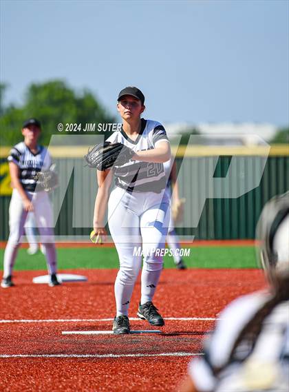 Thumbnail 1 in Slocum vs Moulton (UIL 1A Regional Final) Game 1 photogallery.