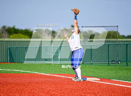 Thumbnail 1 in Slocum vs Moulton (UIL 1A Regional Final) Game 1 photogallery.