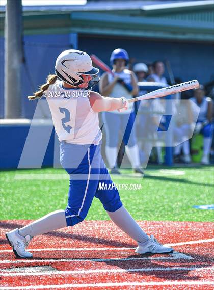 Thumbnail 1 in Slocum vs Moulton (UIL 1A Regional Final) Game 1 photogallery.